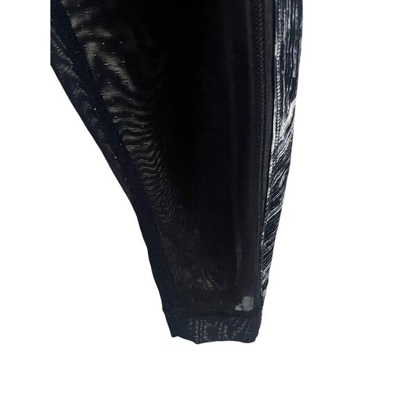 LULULEMON Hot To Street Pant Leggings •6•Heat Wave White Black 7/8 Length W5H73S - Picture 10 of 16